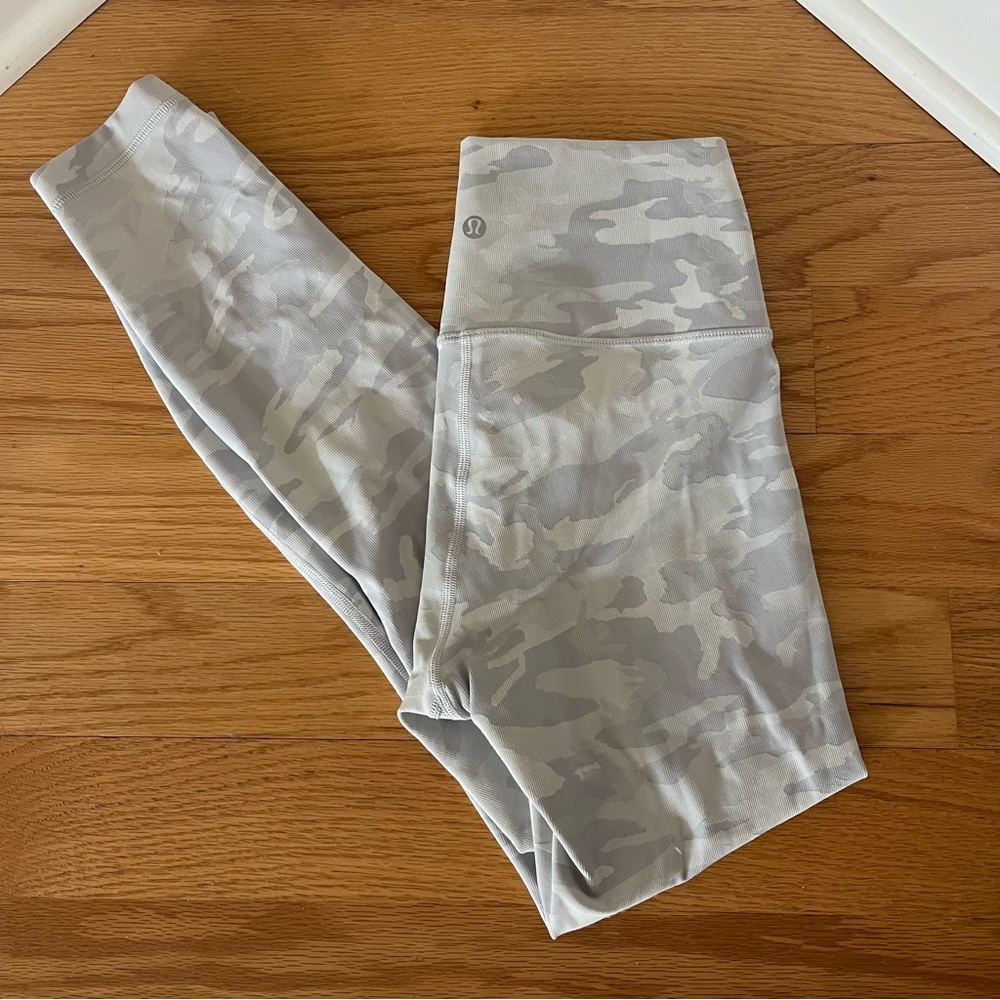 Lululemon Wunder Under Incognito Camo Alpine White Multi Leggings Size 6